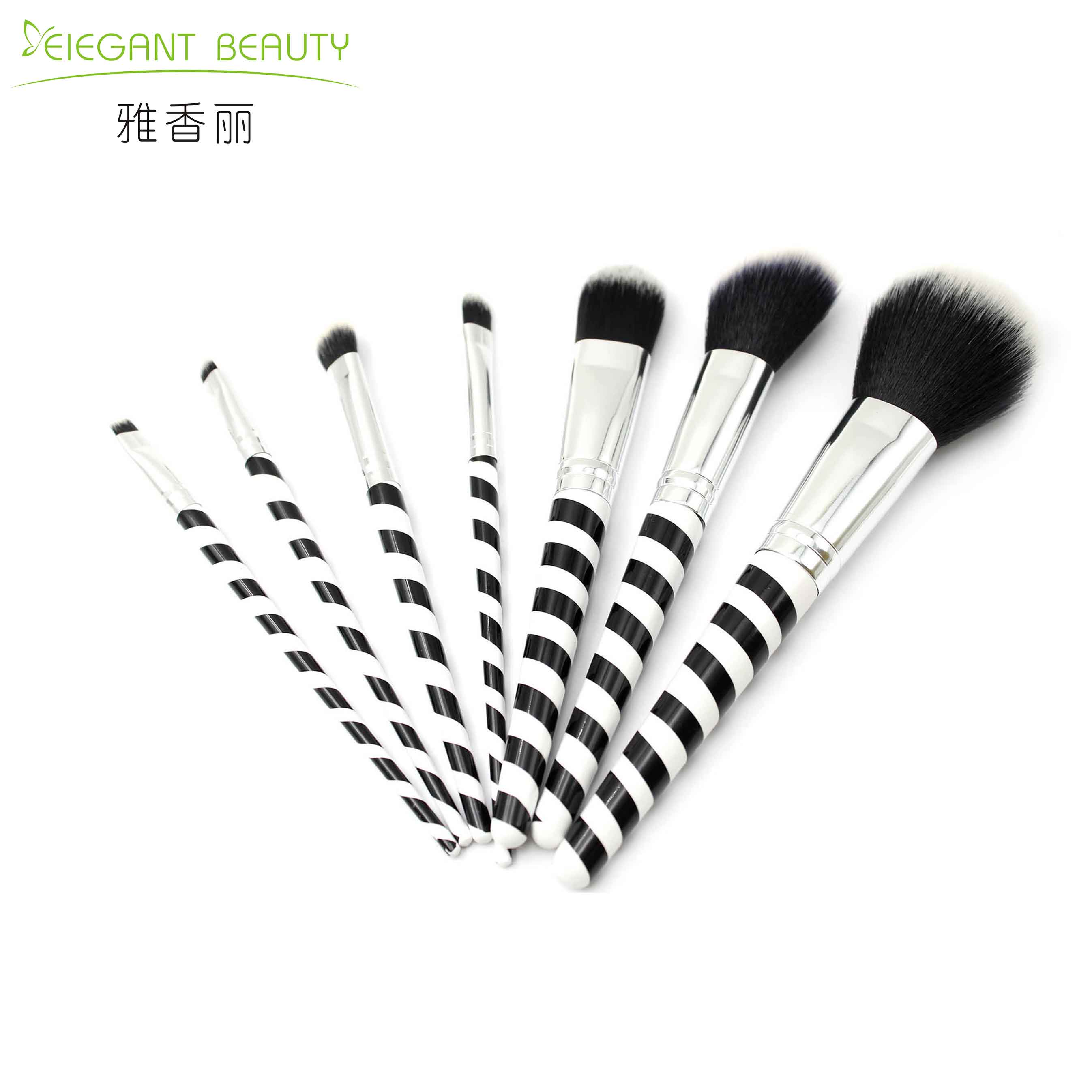 清理化妝刷上彩妝殘留的正確方法，你知道嗎？